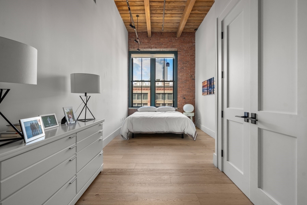 49 Melcher St # 502, Boston Unit: 502