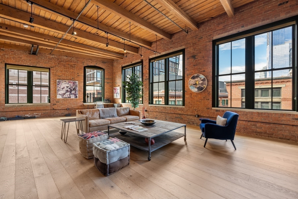 49 Melcher St # 502, Boston Unit: 502