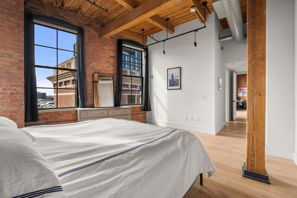 49 Melcher St # 502, Boston Unit: 502