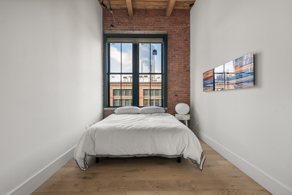 49 Melcher St # 502, Boston Unit: 502