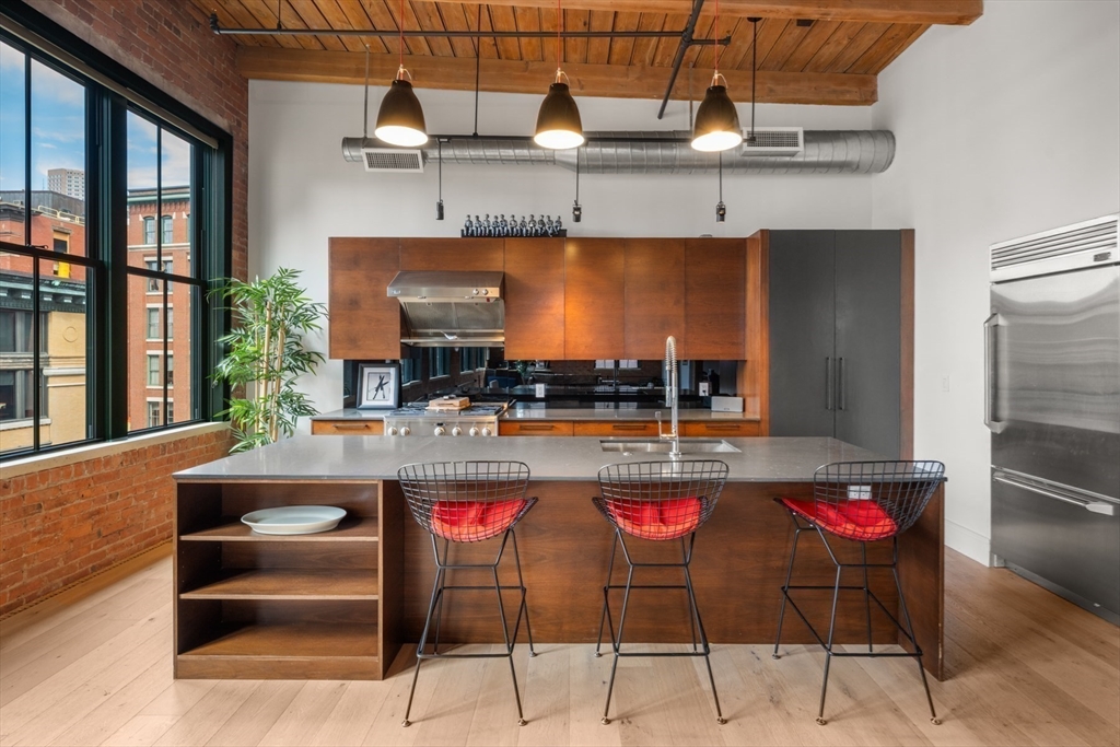 49 Melcher St # 502, Boston Unit: 502