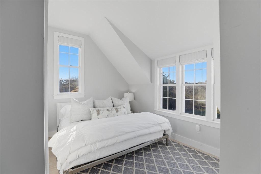 4 Goose Cove Way