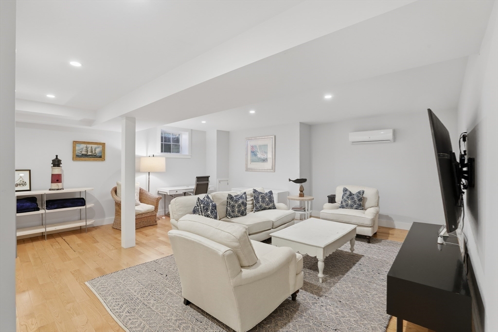 4 Goose Cove Way