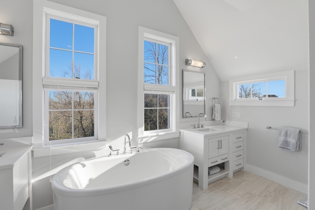 4 Goose Cove Way