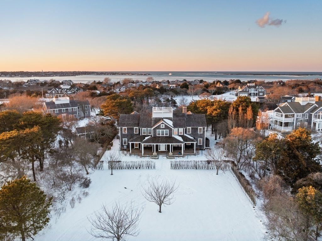 34 Brewster Road