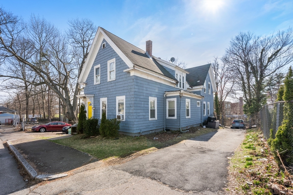 32 Milton St