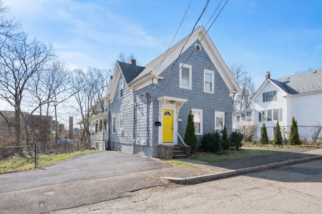 32 Milton St