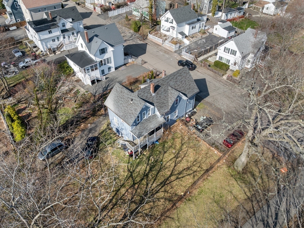 32 Milton St