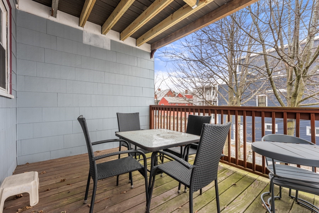 21 Thornley St # 2