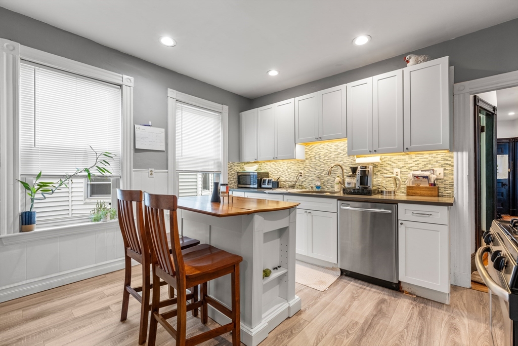 21 Thornley St # 2