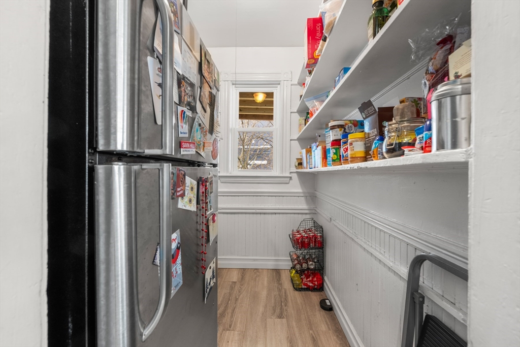 21 Thornley St # 2