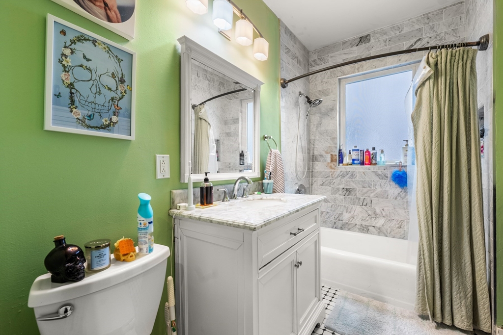 21 Thornley St # 2
