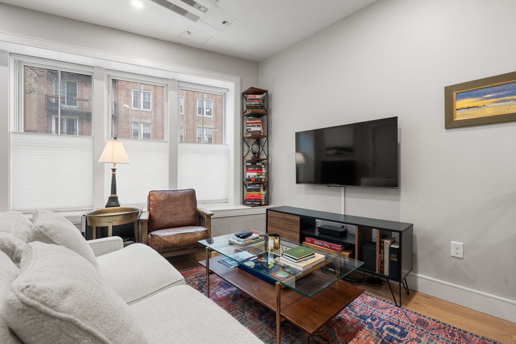 471 Hanover St # 2