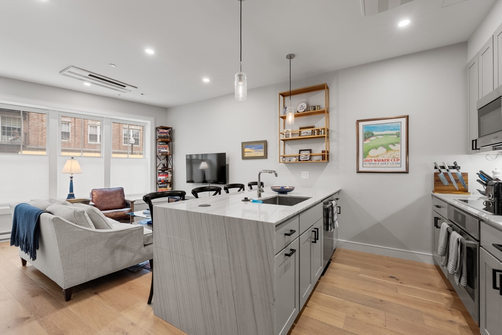 471 Hanover St # 2