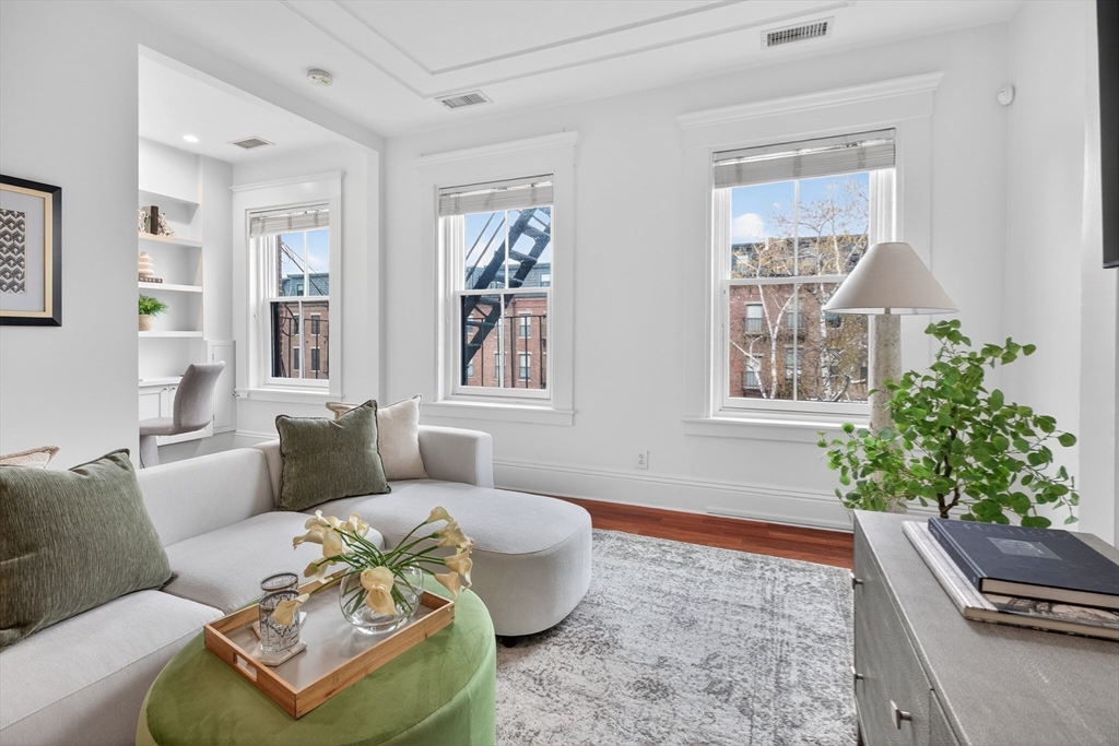 65 Rutland St Unit: PH3