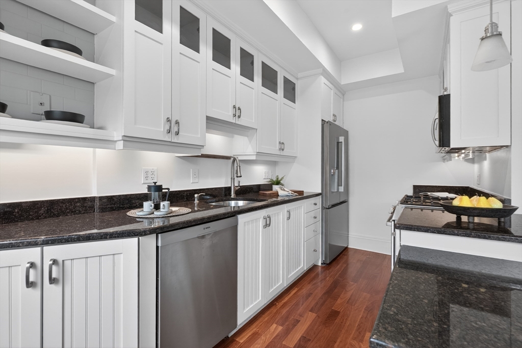 65 Rutland St Unit: PH3