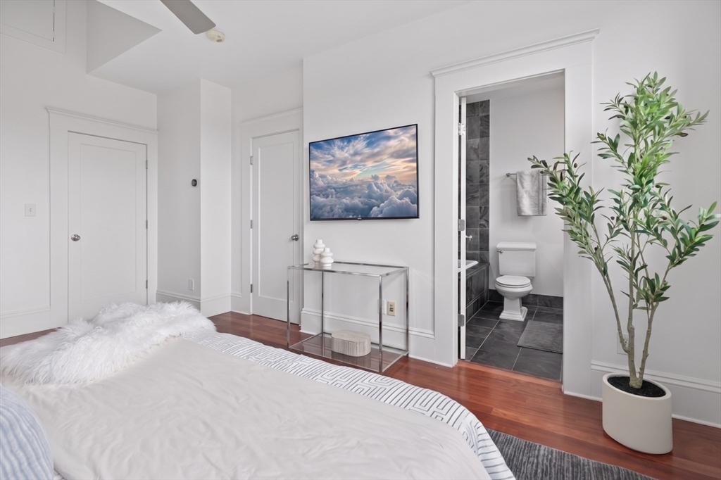 65 Rutland St Unit: PH3