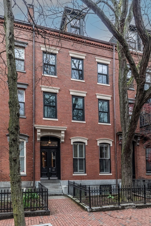 65 Rutland St Unit: PH3