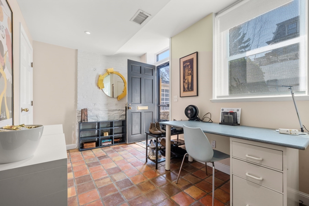 14 Craigie St # 1A