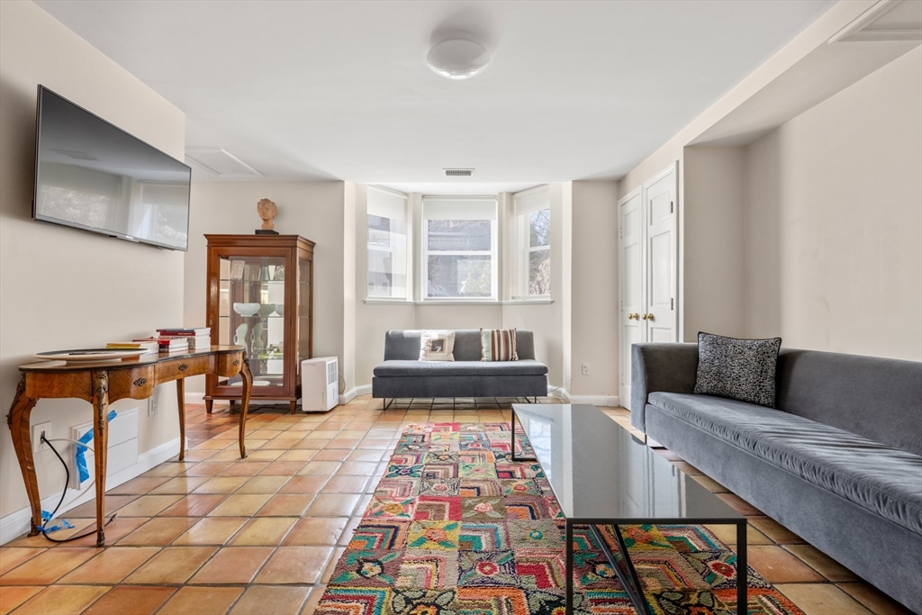 14 Craigie St # 1A