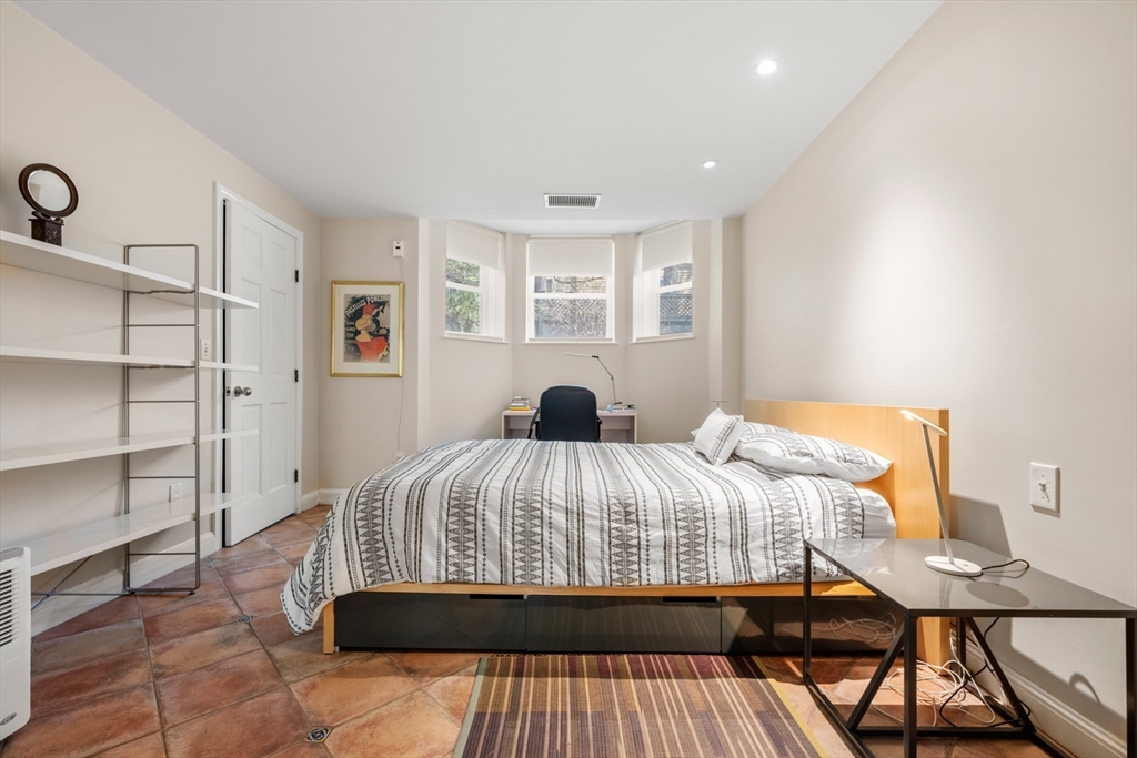 14 Craigie St # 1A