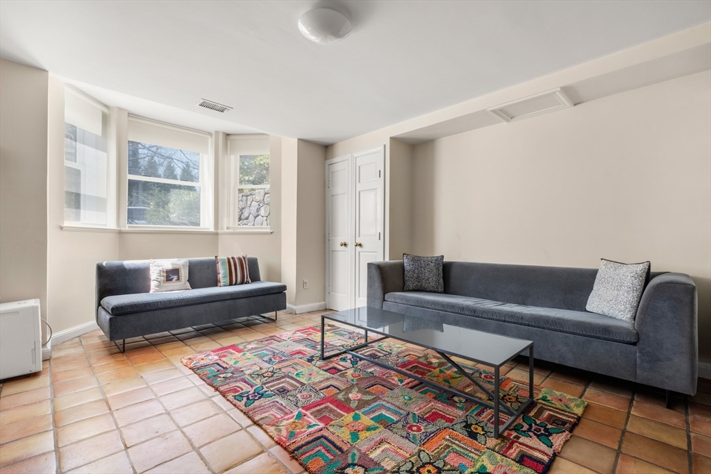 14 Craigie St # 1A
