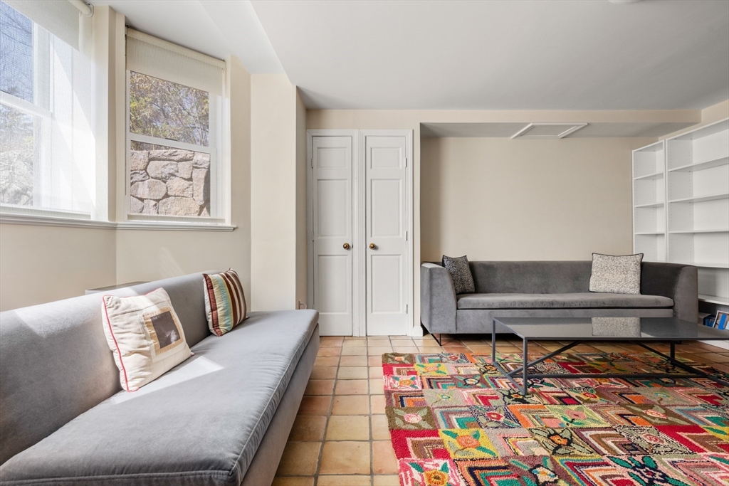 14 Craigie St # 1A