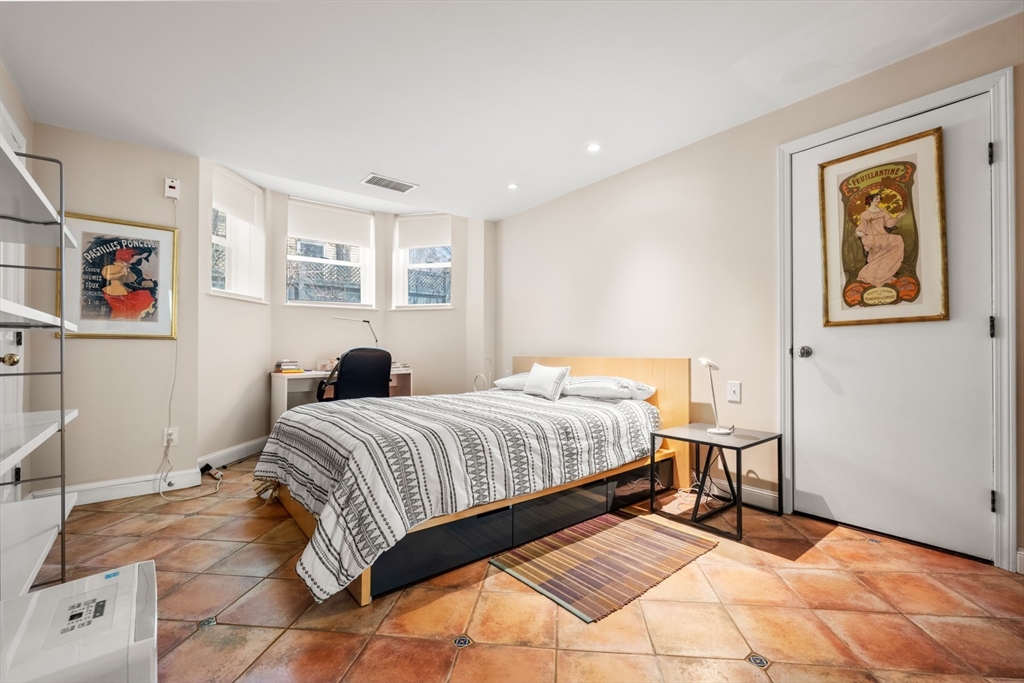 14 Craigie St # 1A