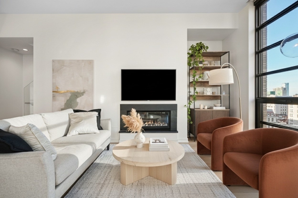 580 Washington St Unit: PH3