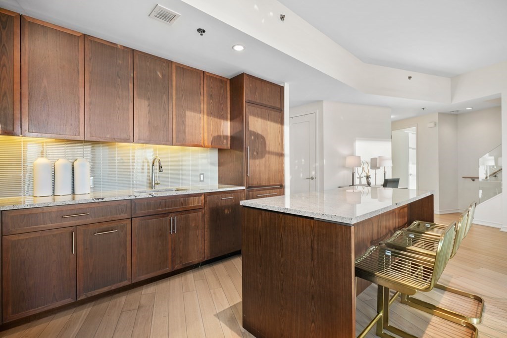 580 Washington St Unit: PH3