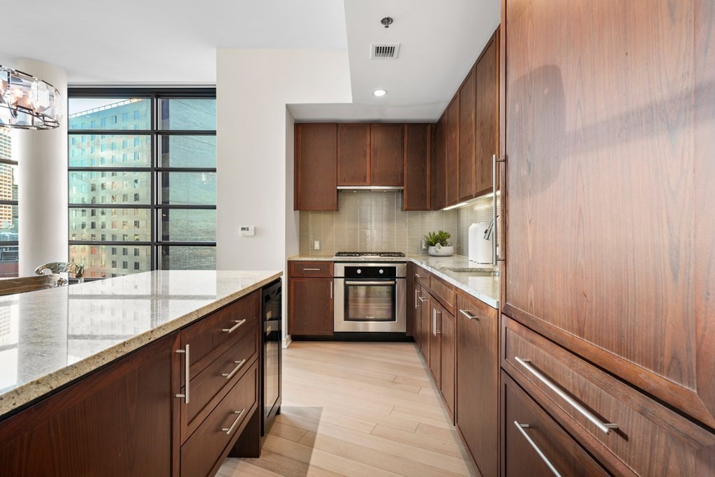 580 Washington St Unit: PH3