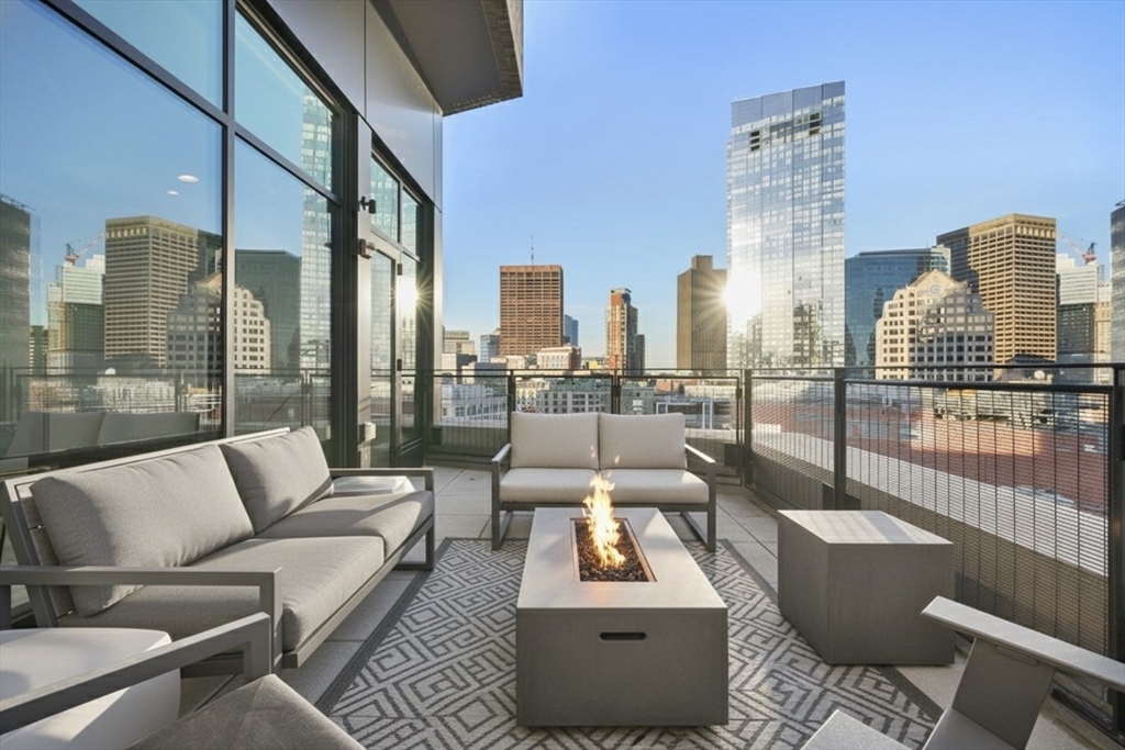 580 Washington St Unit: PH3