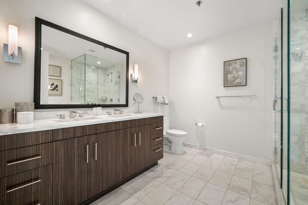 580 Washington St Unit: PH3