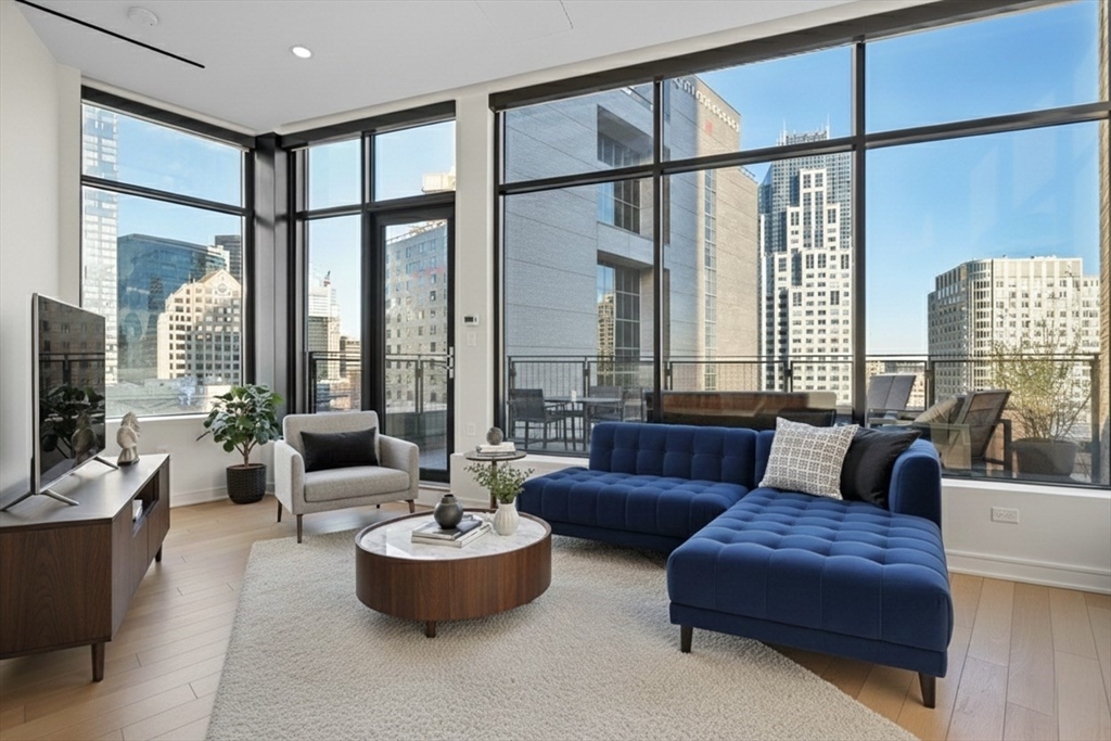 580 Washington St Unit: PH3