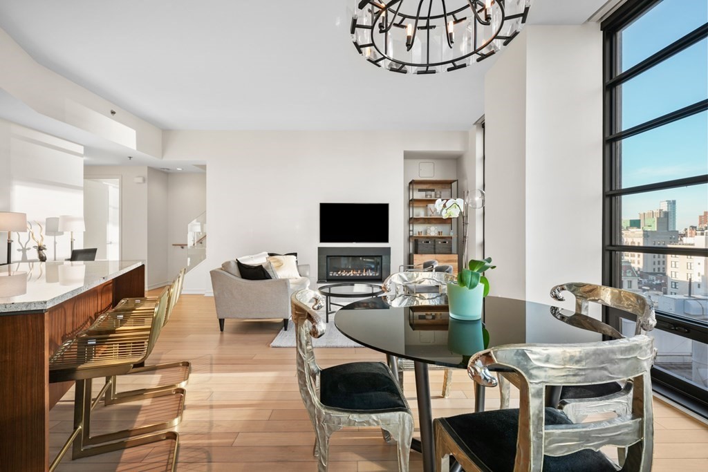580 Washington St Unit: PH3