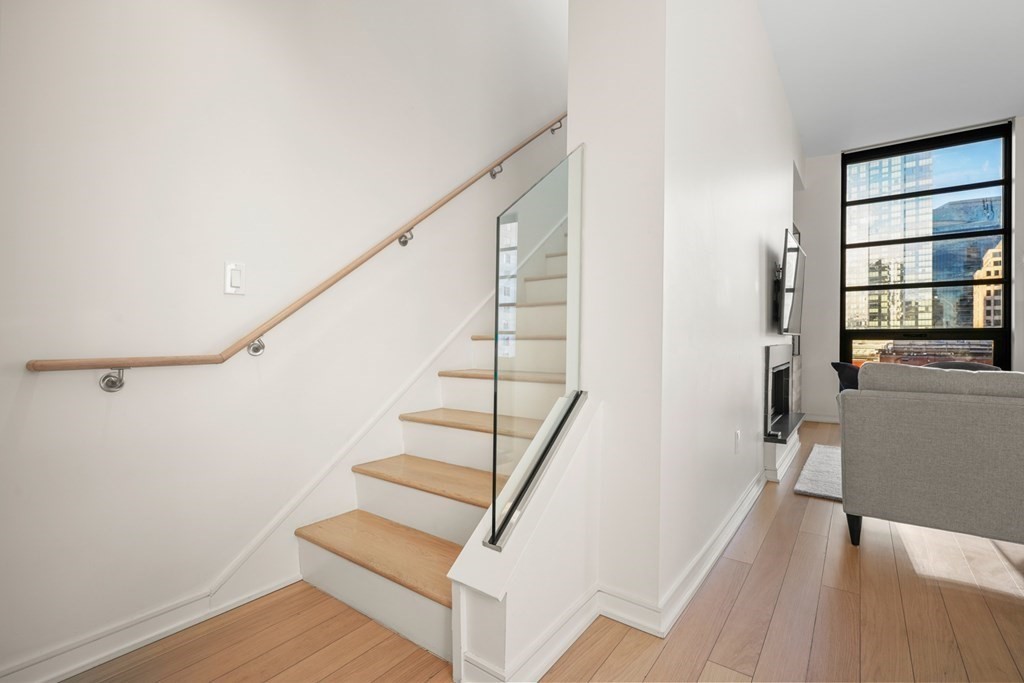 580 Washington St Unit: PH3