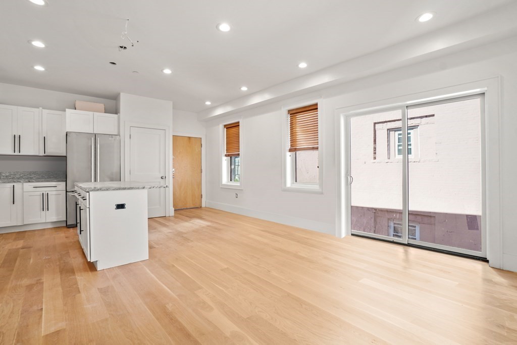 38 Fleet St # 1