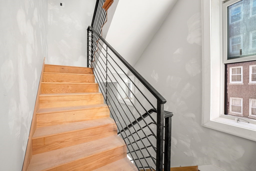 38 Fleet St # 1