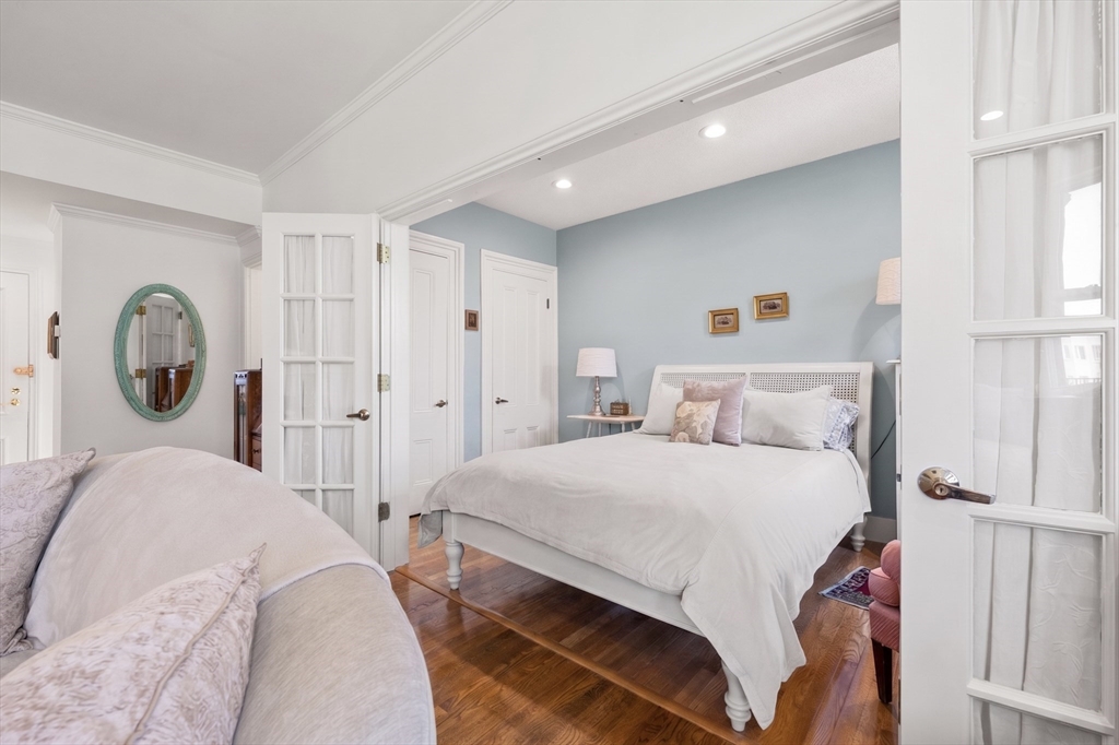 277 Beacon St # 4A