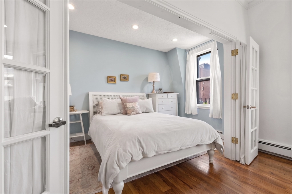 277 Beacon St # 4A