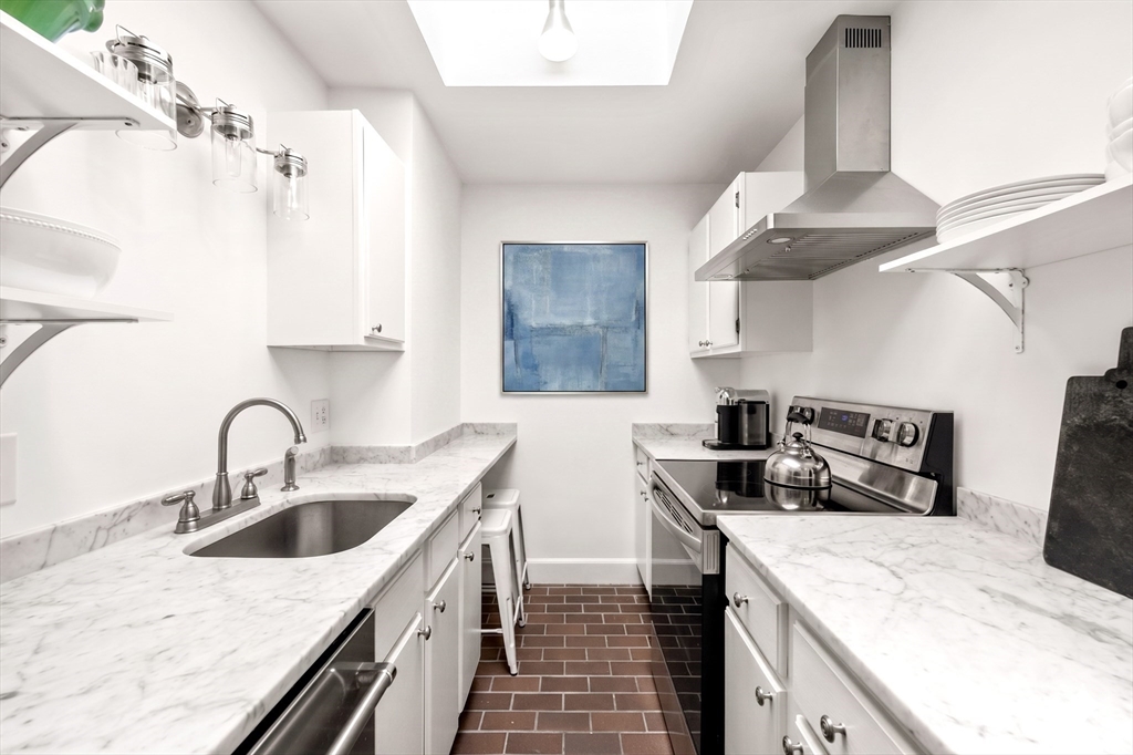 277 Beacon St # 4A