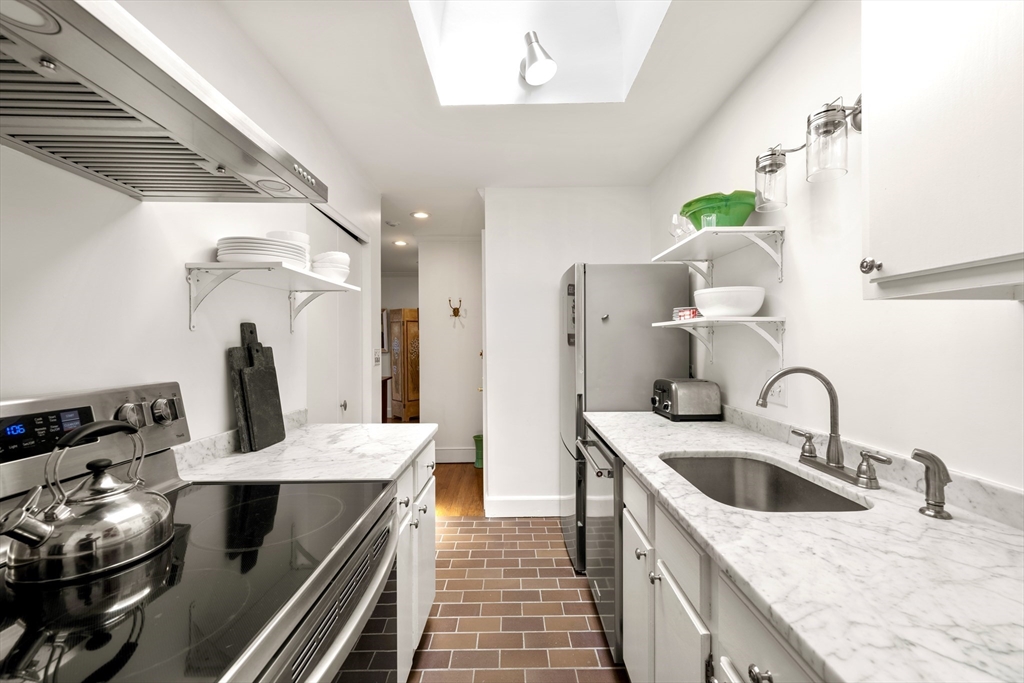 277 Beacon St # 4A