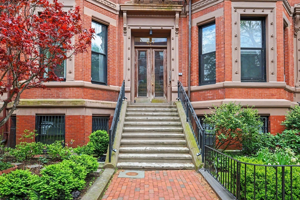 277 Beacon St # 4A