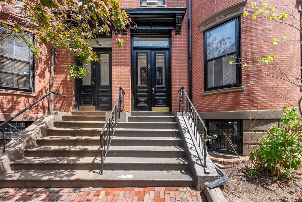 8 Brimmer St # 5B