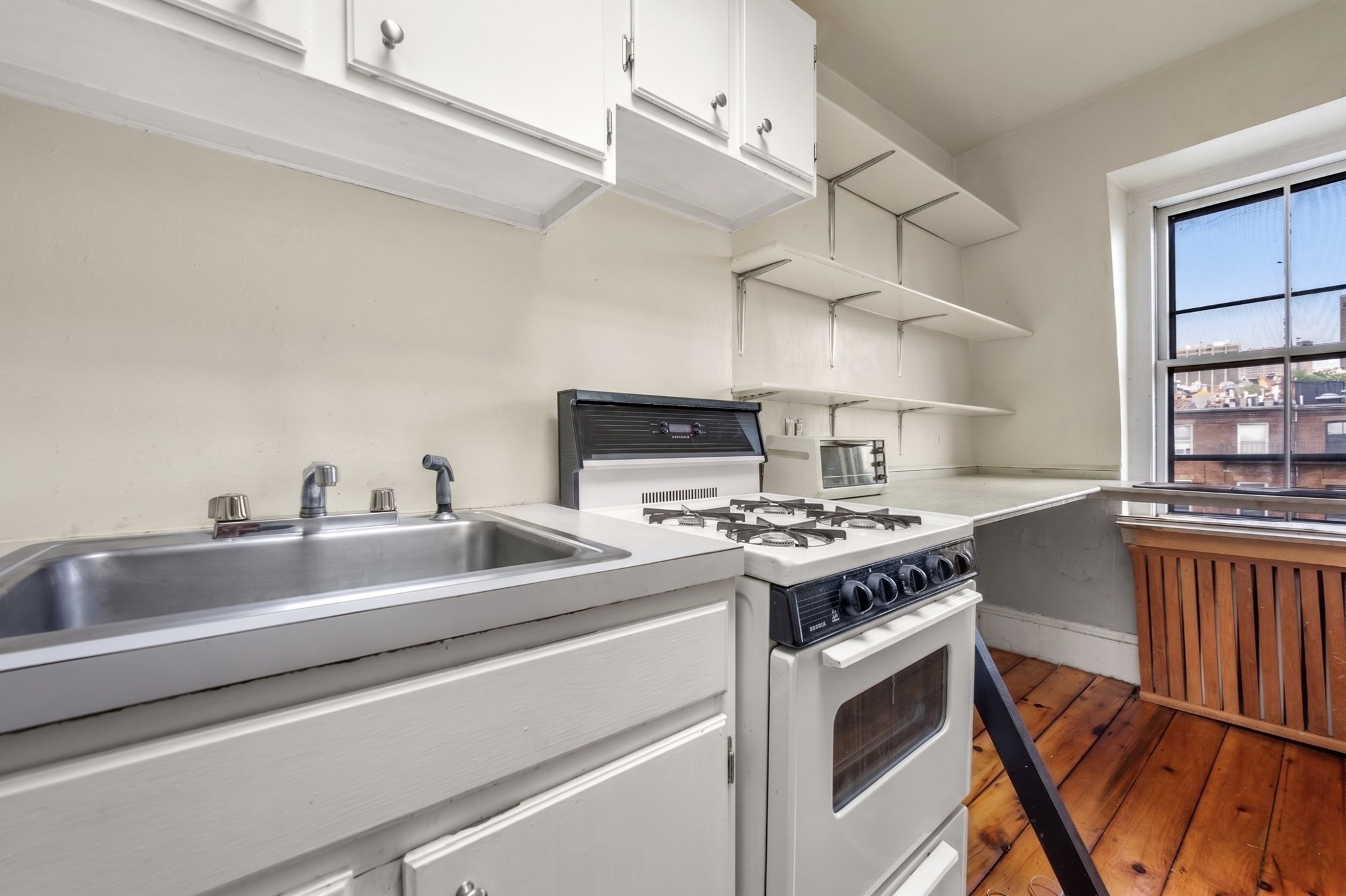 8 Brimmer St # 5B