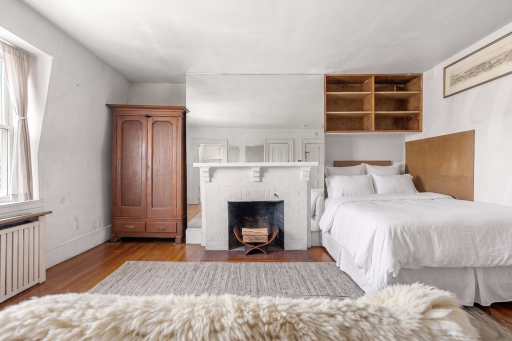 8 Brimmer St # 5B