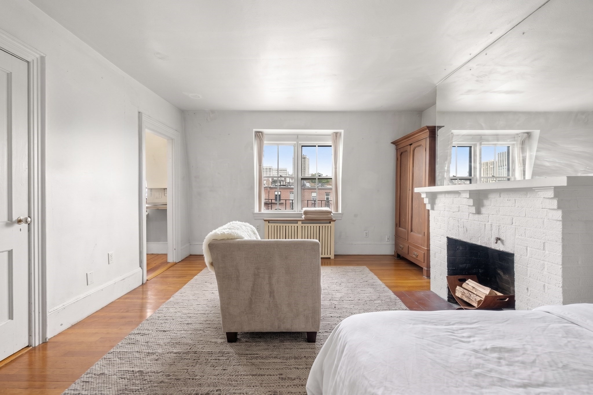 8 Brimmer St # 5B