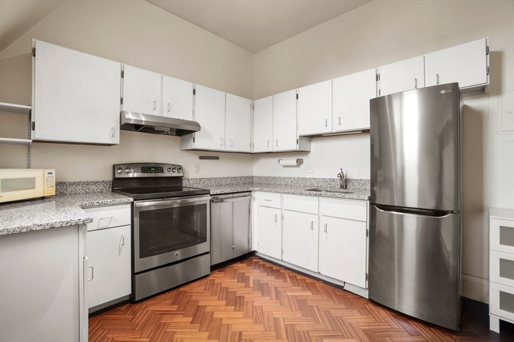 17 Gloucester St # 7