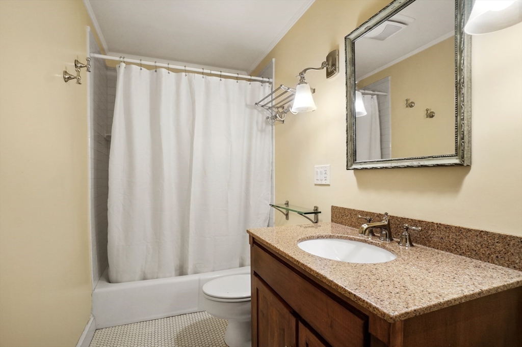 17 Gloucester St # 7
