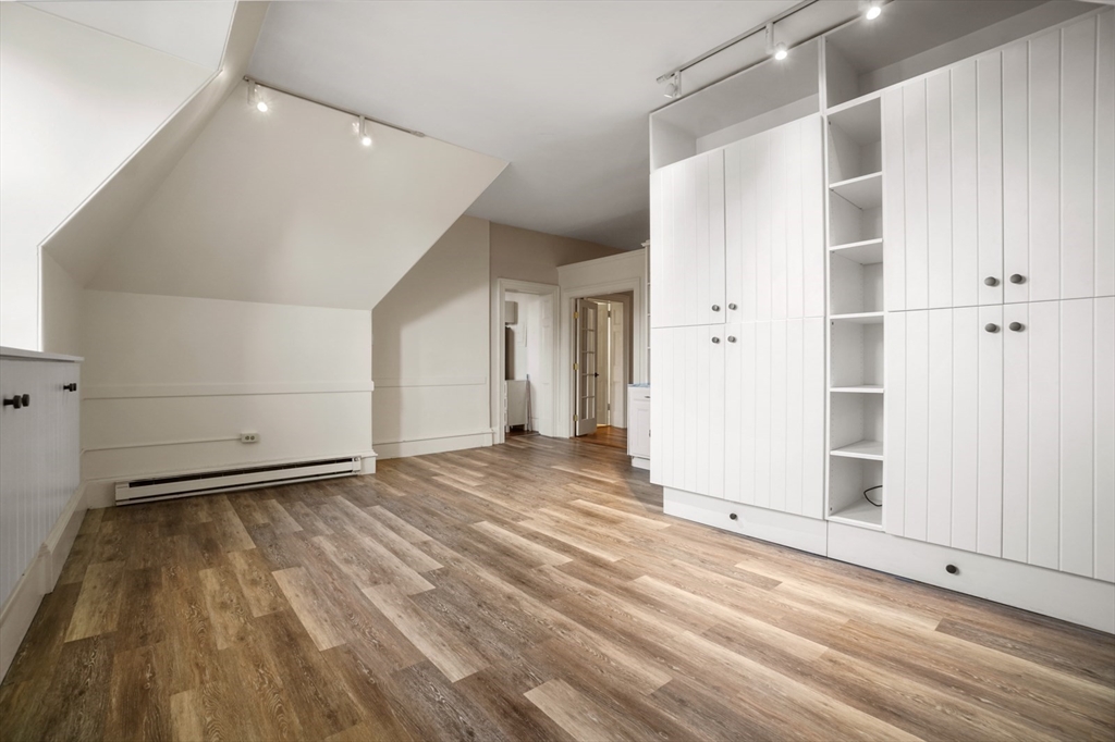 17 Gloucester St # 7